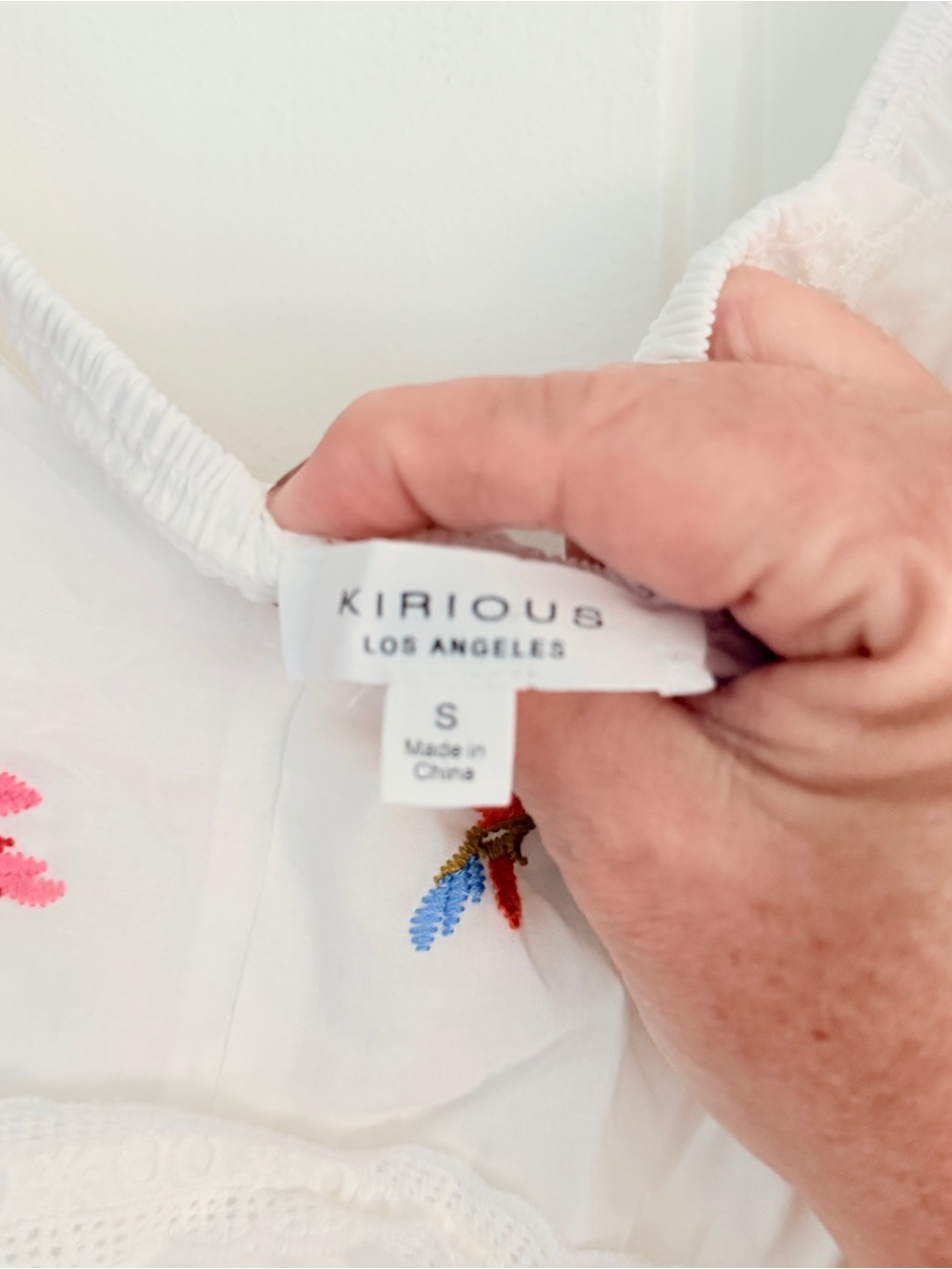 NWT White Embroidered Floral Peasant Top. Kirious Los Angeles. Sz S - Picture 4 of 7
